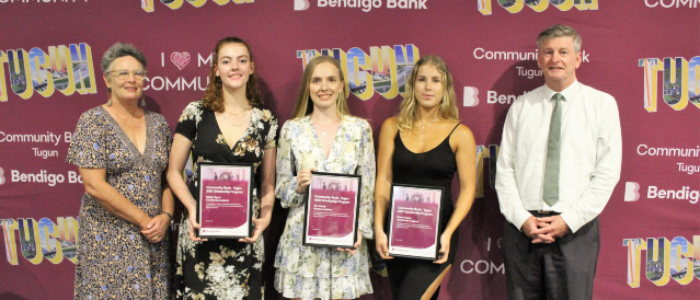 Community Bank Tugun 2021 Scholarship recipients with the Tugun board chairperson and branch manger 